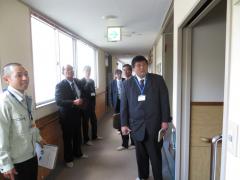 小畠総合福祉施設での視察の様子 小畠総合福祉施設での視察の様子