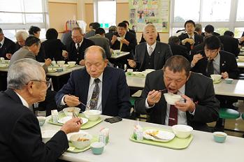 給食試食会.JPG