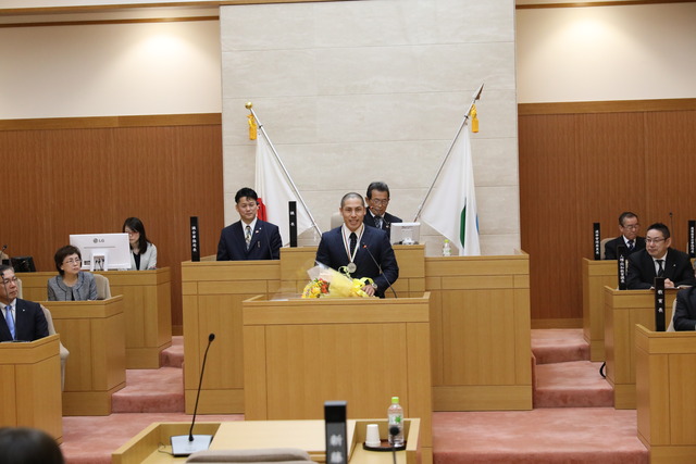 河端選手議場.JPG
