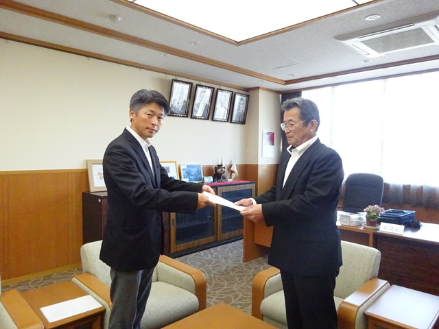 町P連要望書提出.JPG