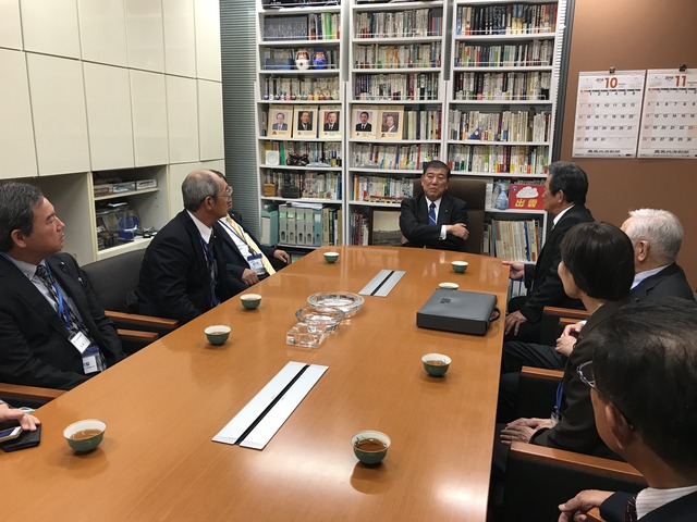 常任委員会視察３０年度.jpg