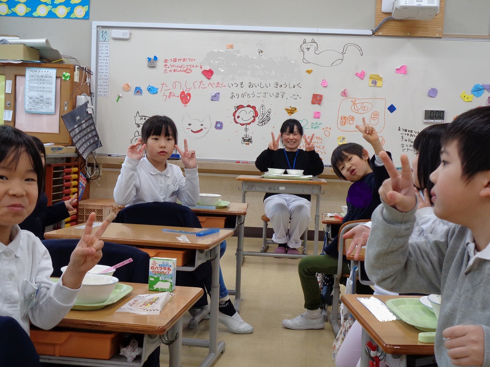 （１Ａ）調理員との交流給食２.jpg