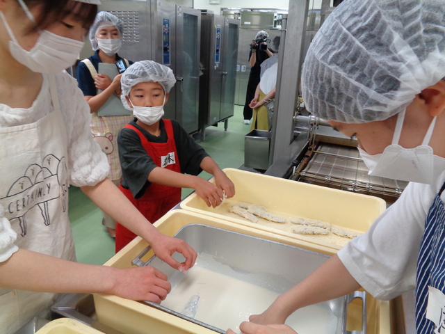 あごフライの衣付け